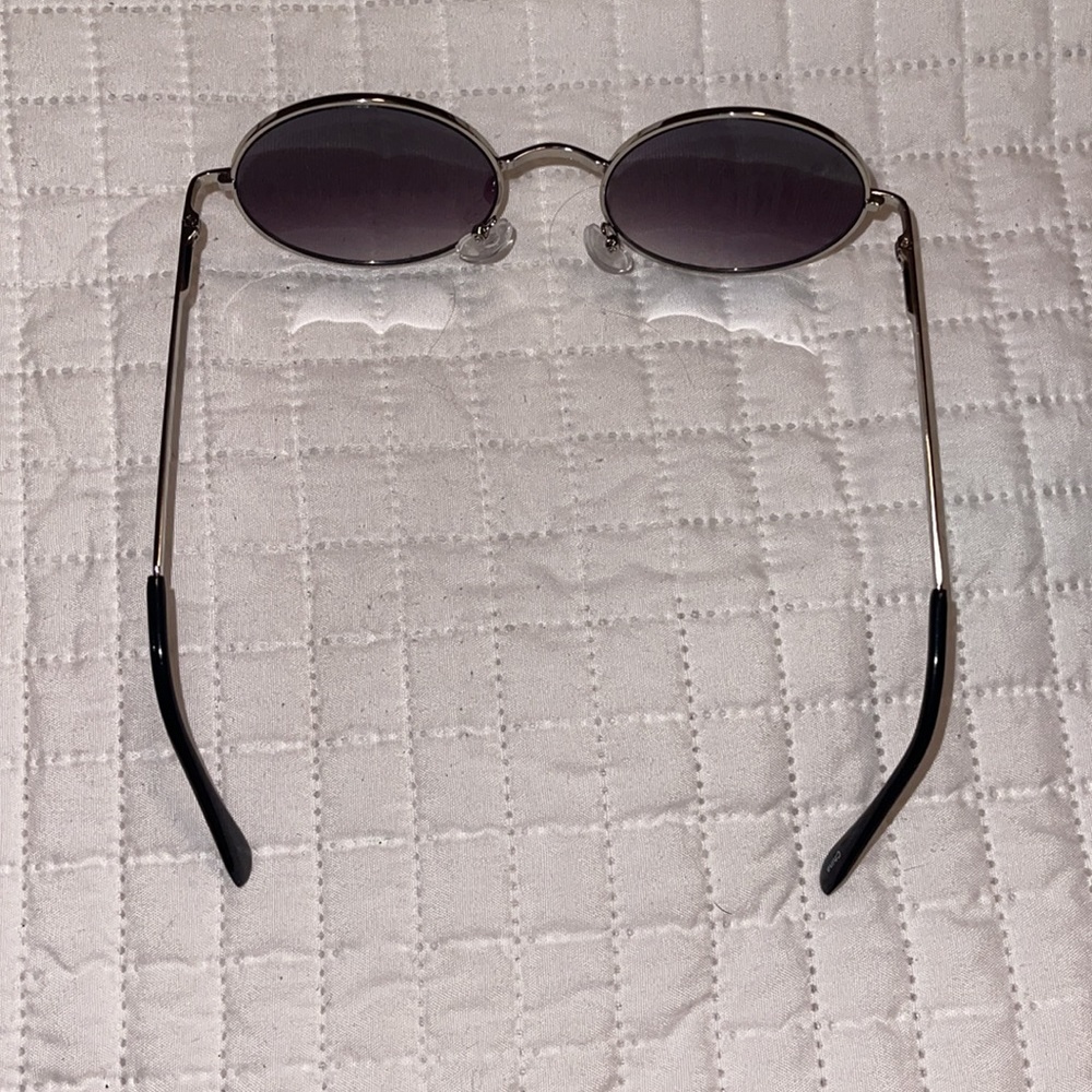 Round sunglasses with silver frames - Picture 3 of 3